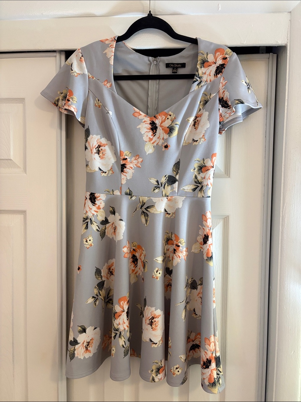 City Studios Gray Floral V-Neck A-Line Fit & Flare Mini Dress with Ruffle Sleeve